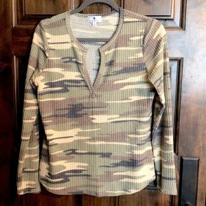 Socialite Thermal Henley Top - Camo